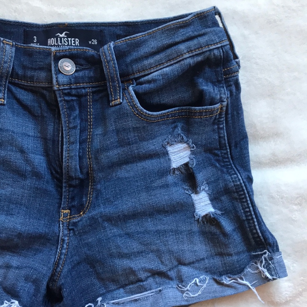 Size 3 Holister high-rise Jean short